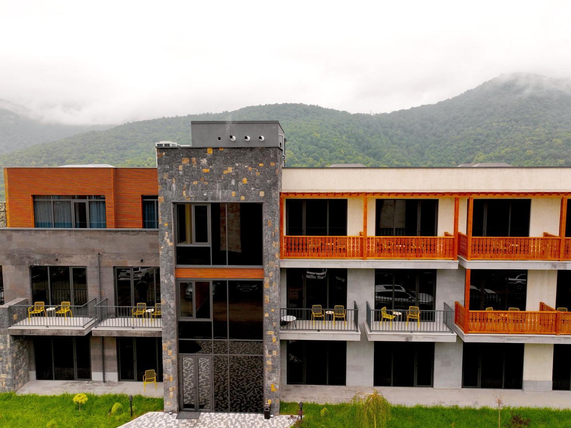 Dili Town Resort And Spa Дилиян Екстериор снимка
